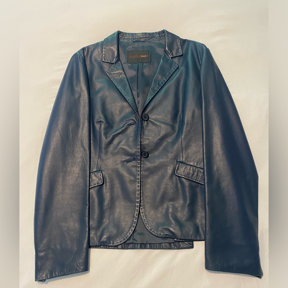 Bally women’s leather coat size 42 (US size 6) Never been worn!